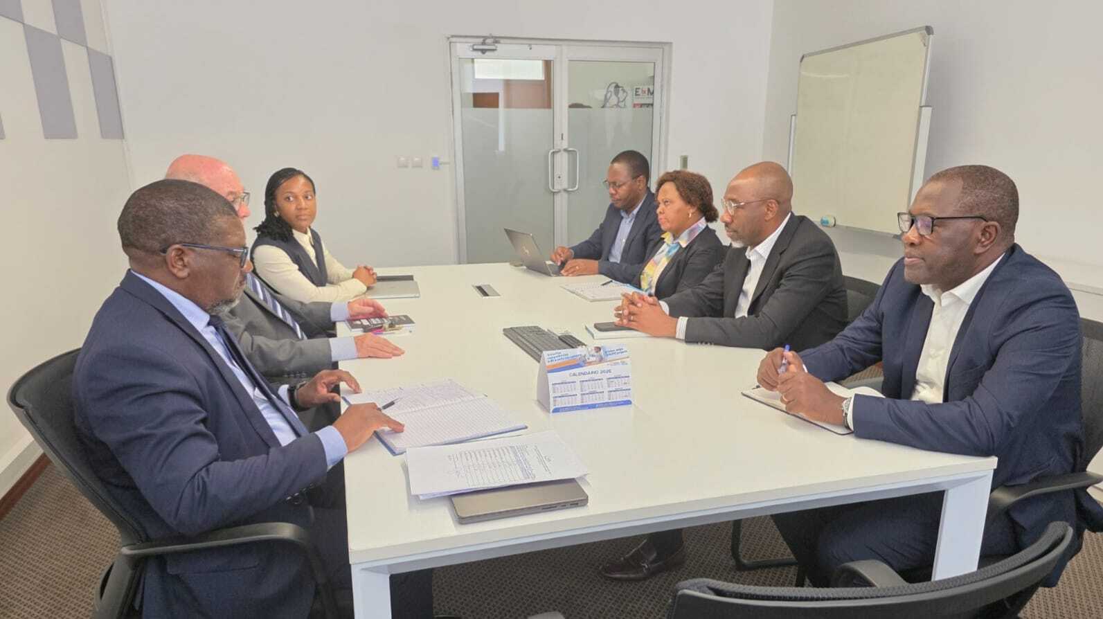 João Matlombe Incentiva Jovens a Participarem na Modernização das Infraestruturas Viárias de Moçambique